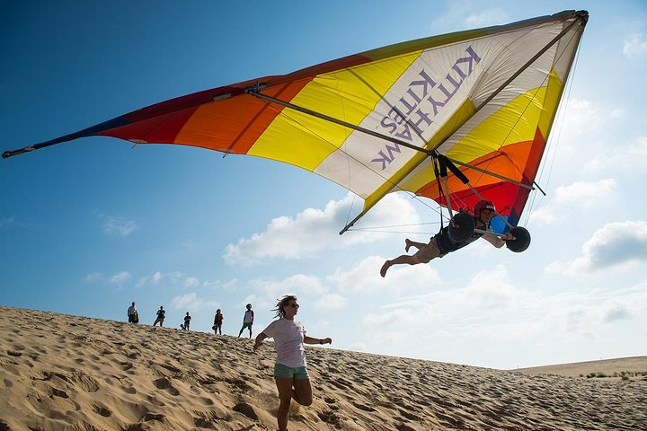 Beginner Hang Gliding Lesson at Jockey’s Ridge State Park - Photo 1 of 5